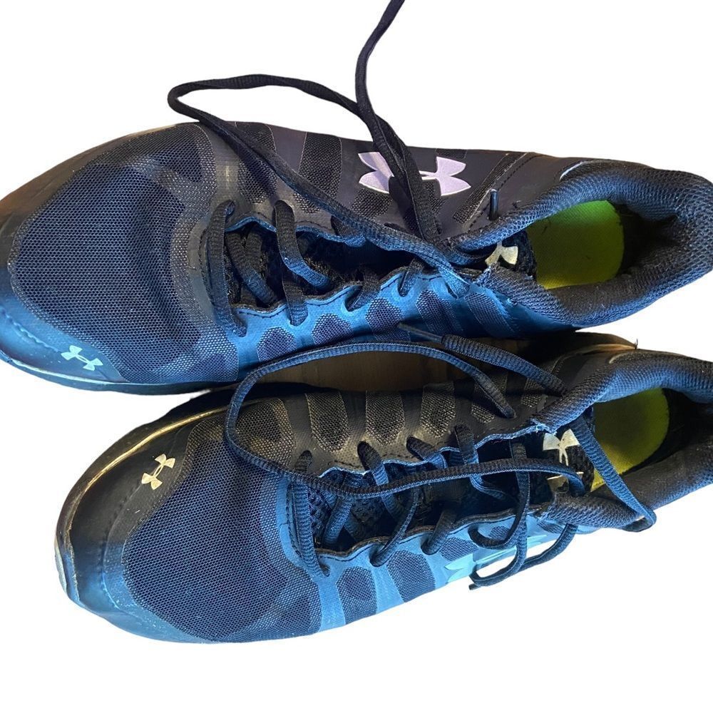 Under Armour  cross trainers size 10.5 great condition see pics